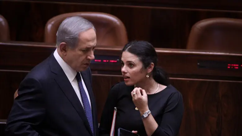 דרישה לפיטורין