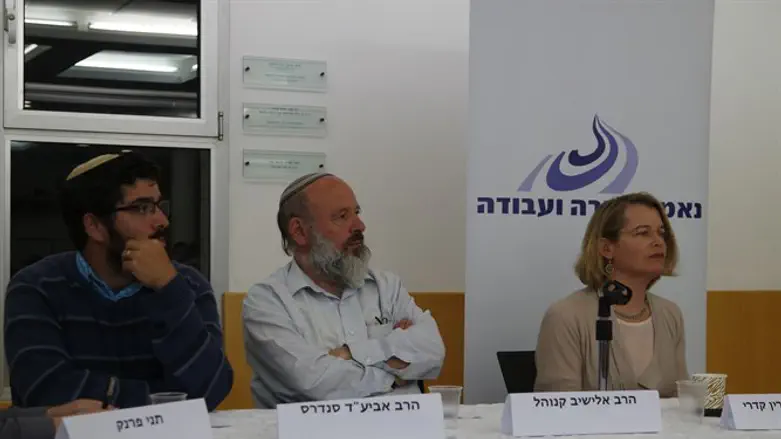 פרופ' הלפרין קדרי, הרב קנוהל והרב סנדרס. אמש