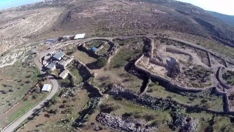 צילום הבנייה הבלתי חוקית