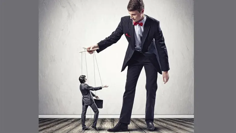 בובה על חוט