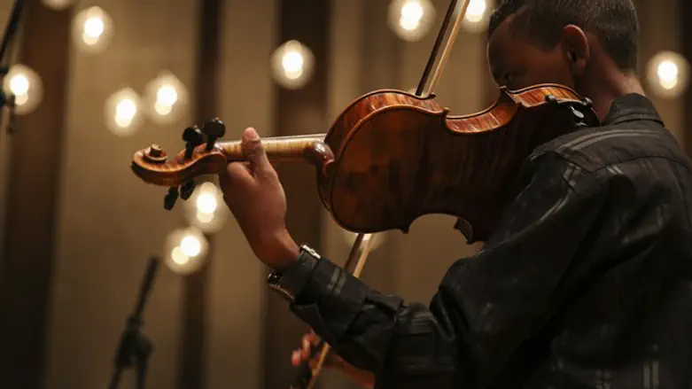 ההאשמות זולגות גם למוסיקה. אילוסטרציה