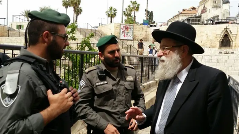 הרב שטרן בעיר העתיקה