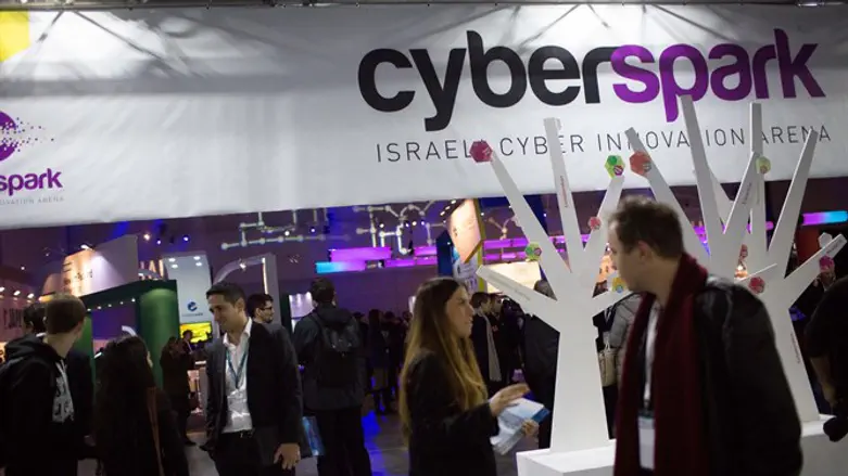 להפוך את התעשייה המסורתית לעתירת ידע. תערוכת הייטק בתל אביב