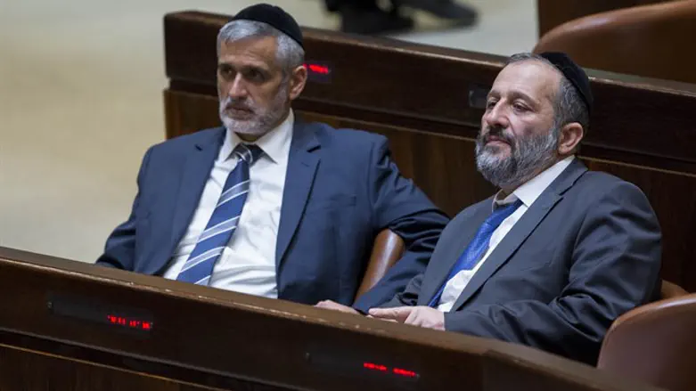 מחזיק בכמה אופציות. אלי ישי עם אריה דרעי בכנסת הקודמת