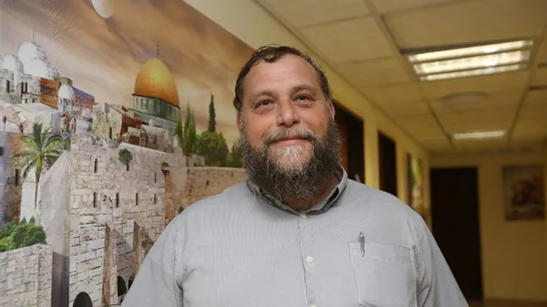 בנצי גופשטיין 