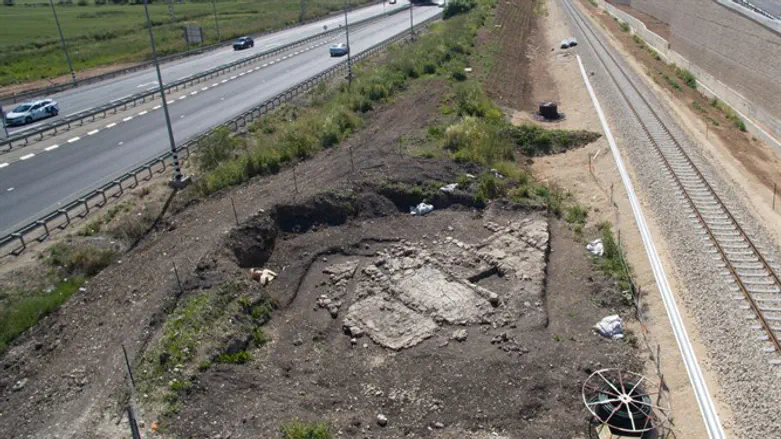 הכבשנים העתיקים שנחשפו בתוואי הרכבת