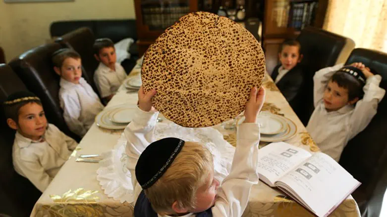 ילדים. פסח. מצות. ליל הסדר
