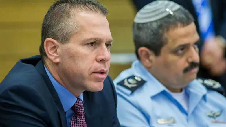 השר ארדן והמפכ"ל אלשיך