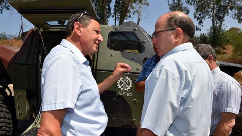 יעלון ואדם. ארכיון