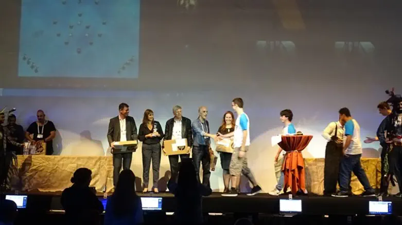 הזוכים עולים