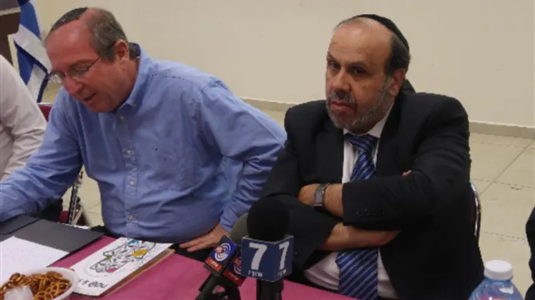 השר אזולאי ומנכ"ל משרדו, היום