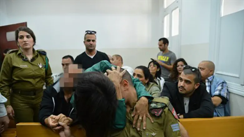 Солдат и его мама в военном суде