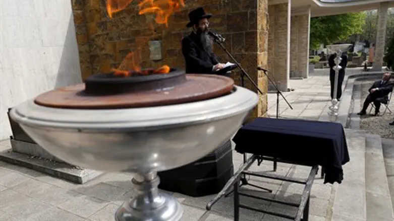 Funeral for Jews murdered in Hungary during World War II