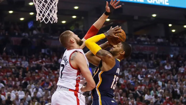 פול ג'ורג' מאינדיאנה. אחראי להפתעת המשחק הראשון