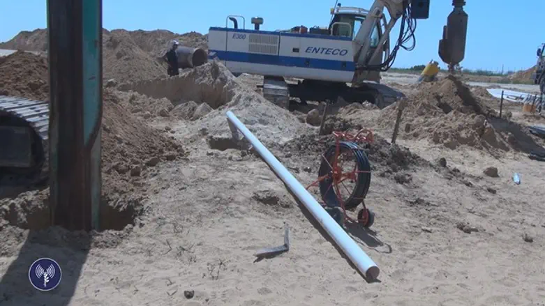 דחפורי צה"ל חושפים את המנהרה