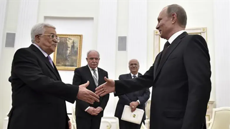 Abbas and Putin meet in Moscow