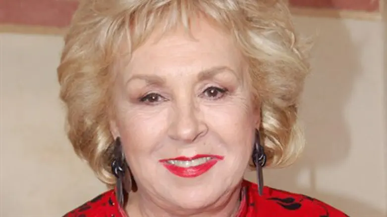 Doris Roberts