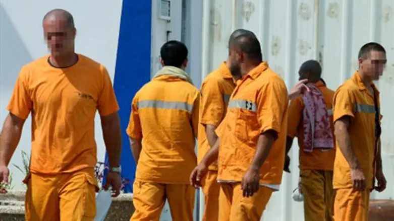 Muslim prisoners (illustration)