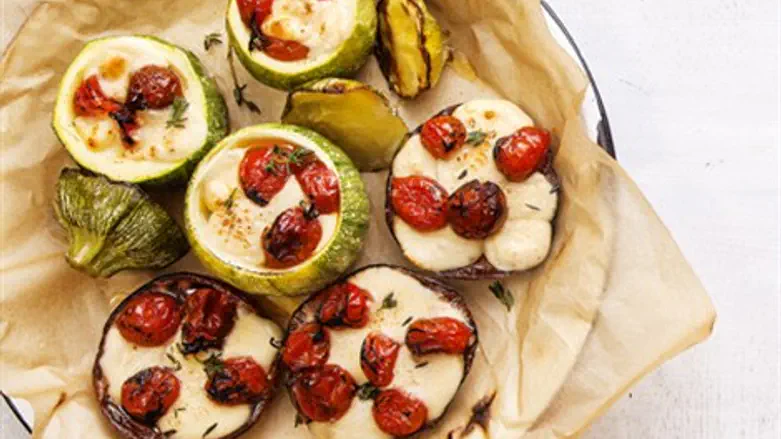 Cheese-stuffed zucchini and mushrooms