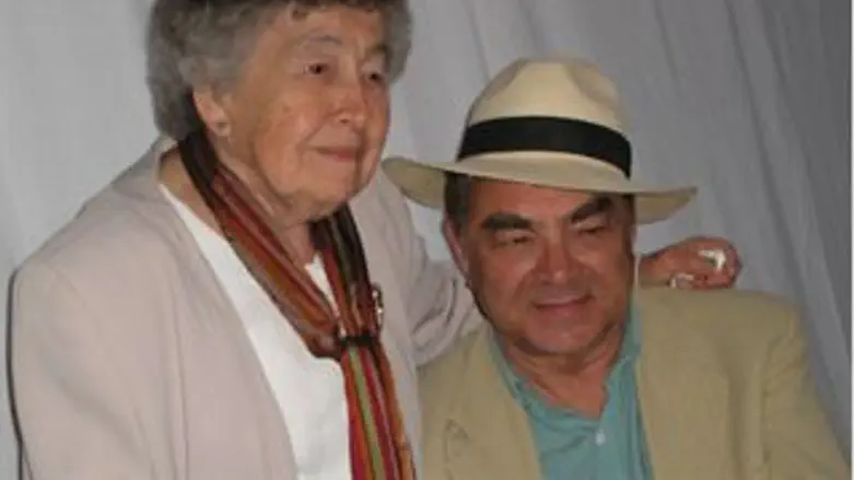 האחים נפגשו - ויקטור ולנה