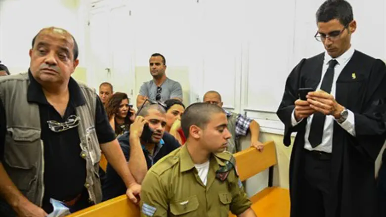 Элиор Азария в суде