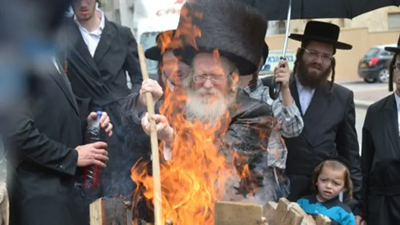 Jews urged to be careful during Pesach preparations (preparing for Pesach in Rehovot)