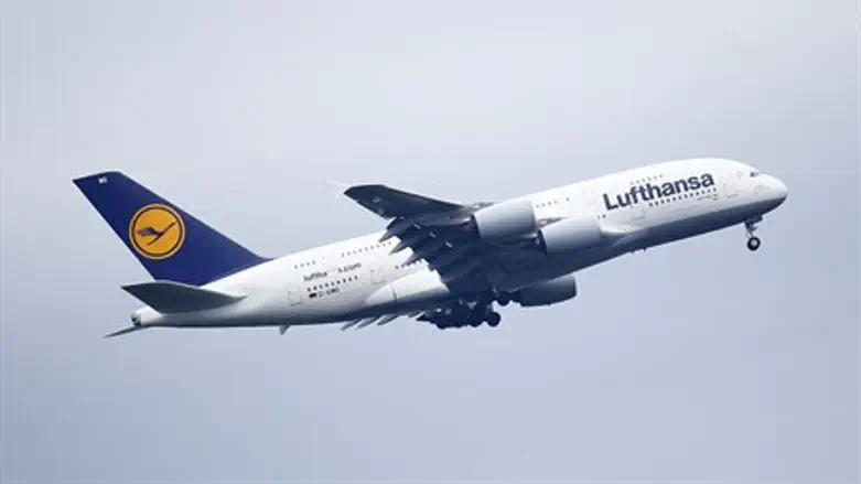 Lufthansa airplane