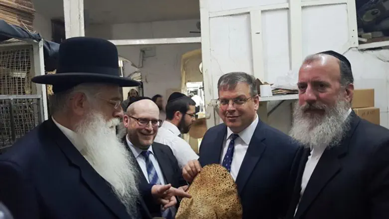 הקונסול הכללי בסיור