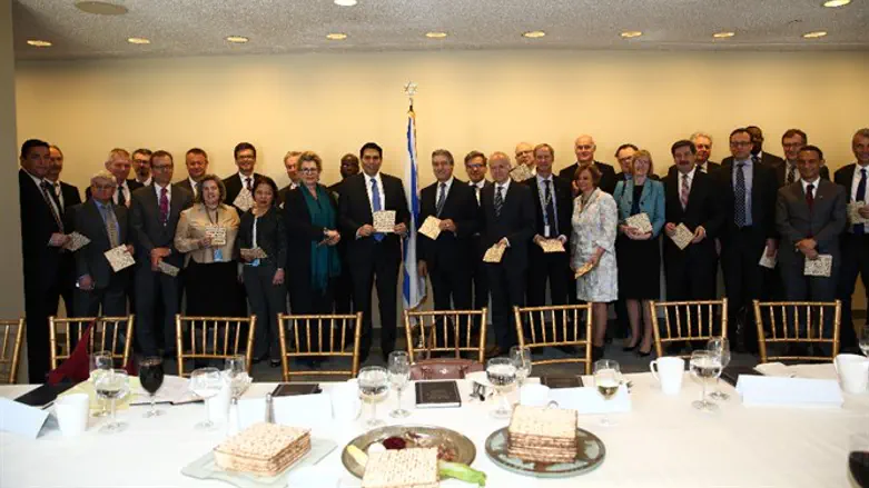 עושים סדר, באו"ם