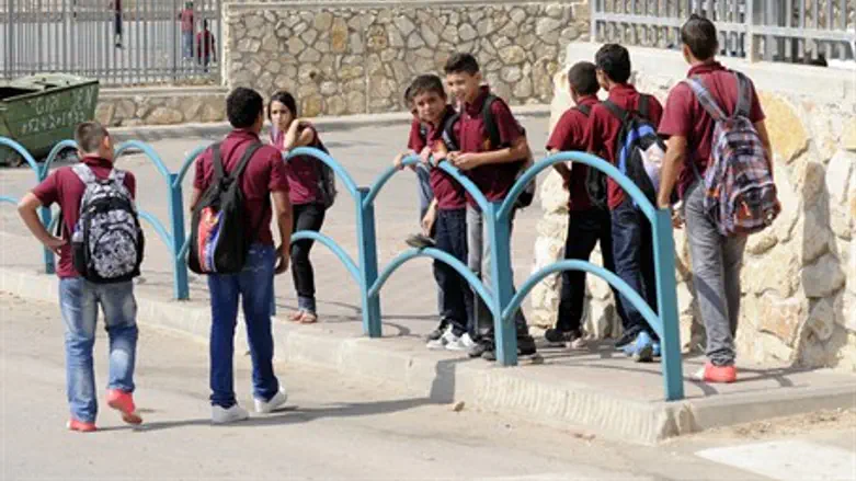 Арабские дети. Иллюстрация