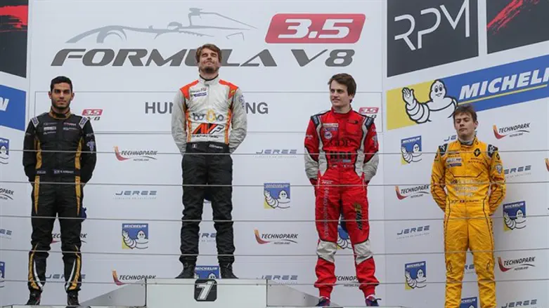 ניסני על הפודיום