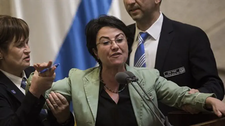 Hanin Zoabi escorted from Knesset plenum