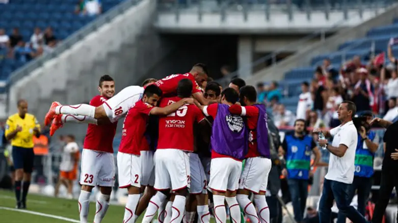 האליפות קרובה. שחקני באר שבע חוגגים