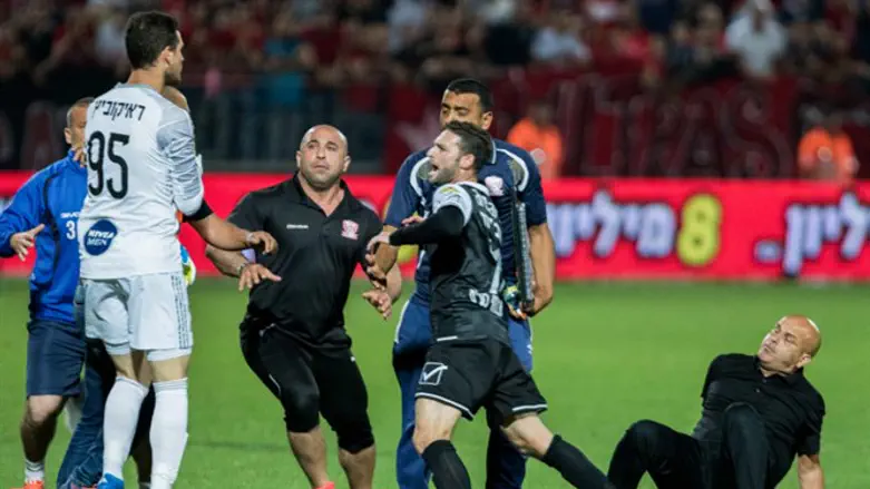 אבוקסיס על הדשא. נפרד מסכנין