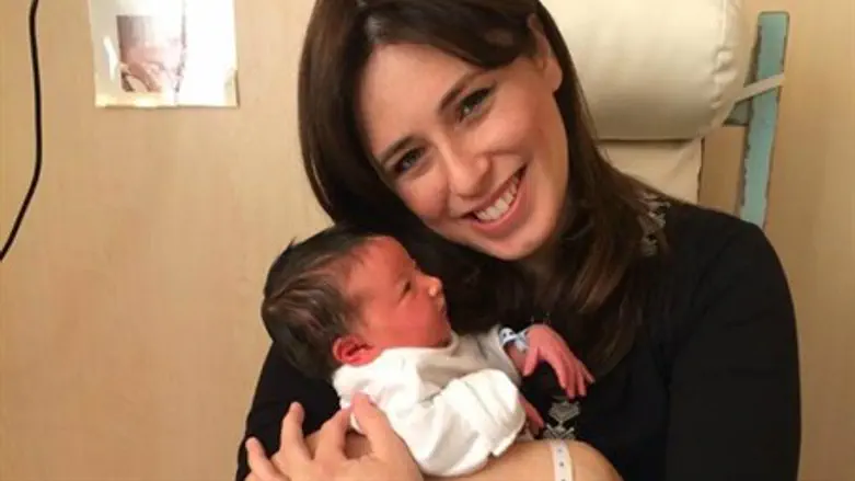 Ципи Хотовели и ее дочь Элираз