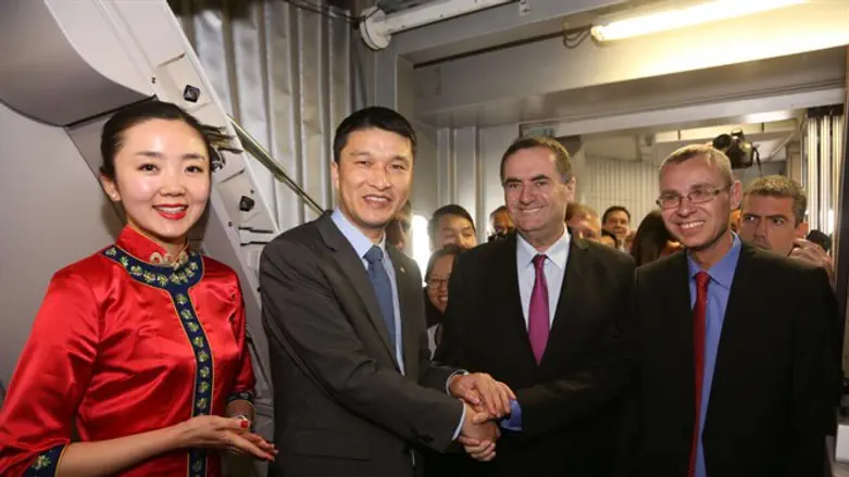 השרים בקבלת הפנים למטוס