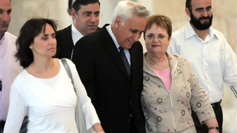 משה וגילה קצב.