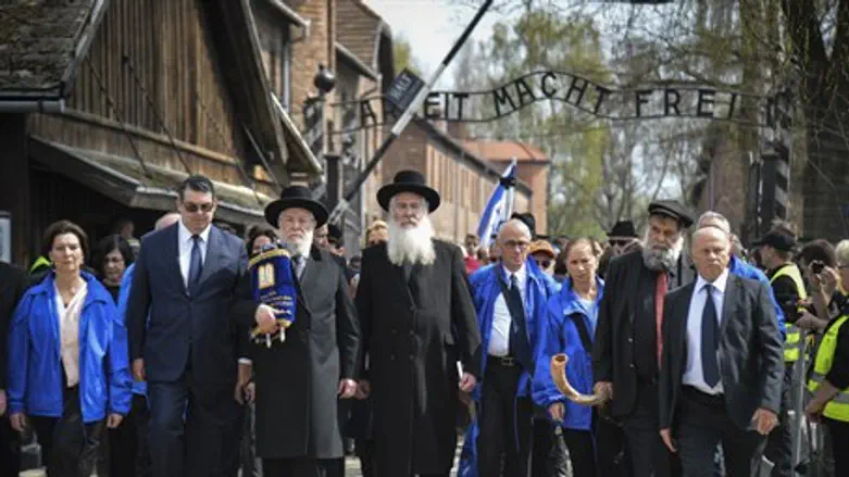 "Марш живых". Иллюстрация