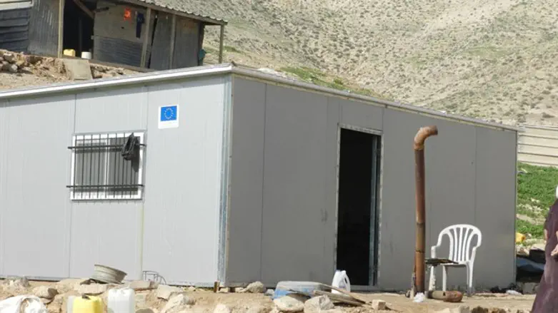 הבניה האירופית הבלתי חוקית. ארכיון