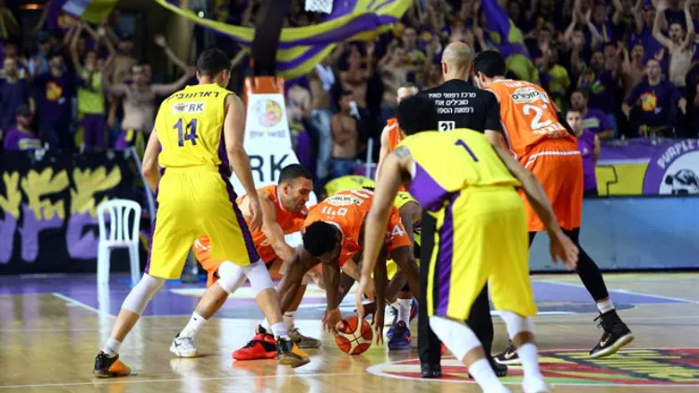 שחקני נס ציונה וחולון הערב