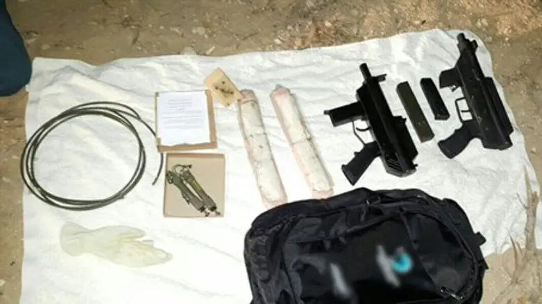 Часть изъятого в ходе полицейского рейда