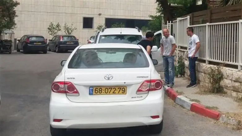 חלק מהכוח שביצע את מסירת הצו