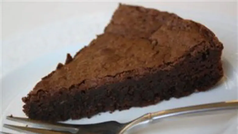 Flourless chocolate cake