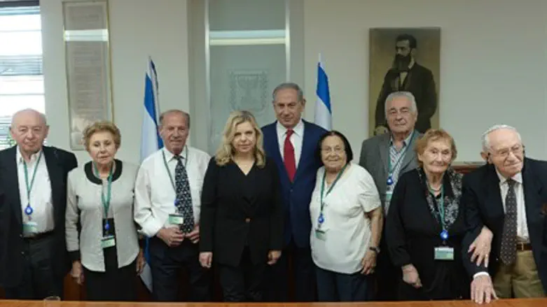 Survivors with Netanyahus (C)