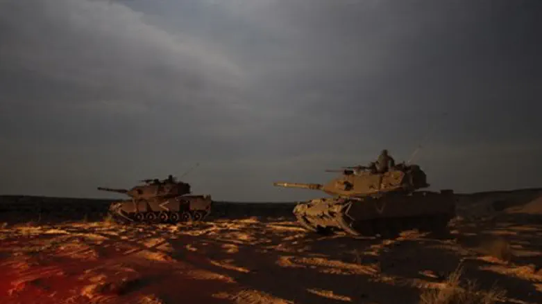 IDF tanks outside Gaza (illustration)