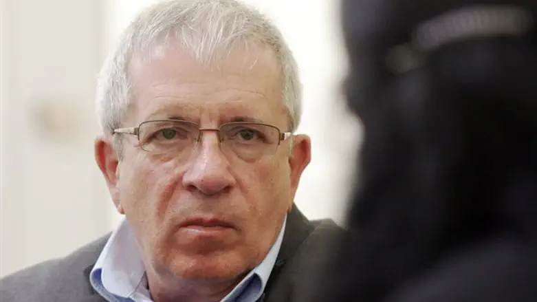 שיעור בתקשורת מוטה. שארל אנדרלן