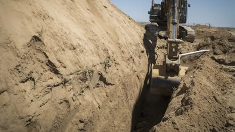 IDF digger exposes Gaza terror tunnel