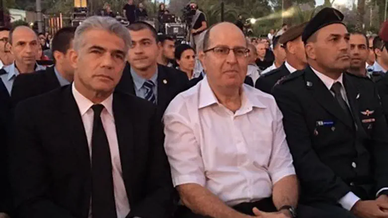 Ya'alon at Yom Hashoah ceremony in Kibbutz Yad Mordechai