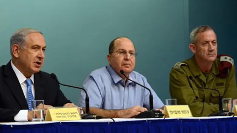 Биньямин Нетаньяху, Моше Яалон и Бени Ганц