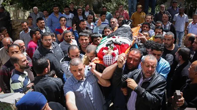 Riyad Shehada's funeral procession in Bitunia